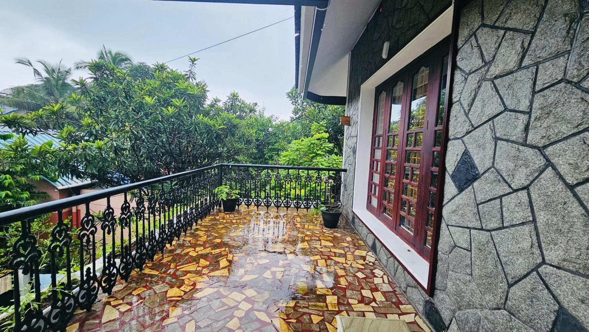 Daffodils Inn Alappuzha Екстер'єр фото